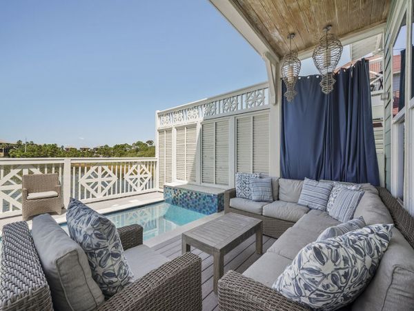 Beautiful 6 Bedroom Vacation Home Private Lakefront Pool