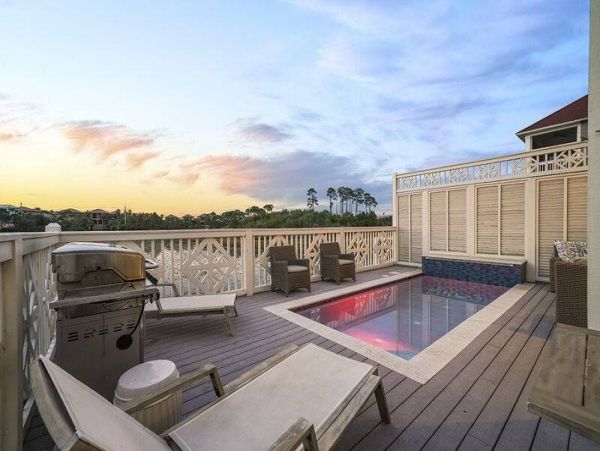 Beautiful 6 Bedroom Vacation Home Private Lakefront Pool
