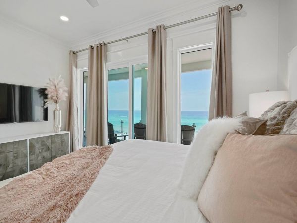 Luxury Vacation Rental Home in Destin with Gulf Views