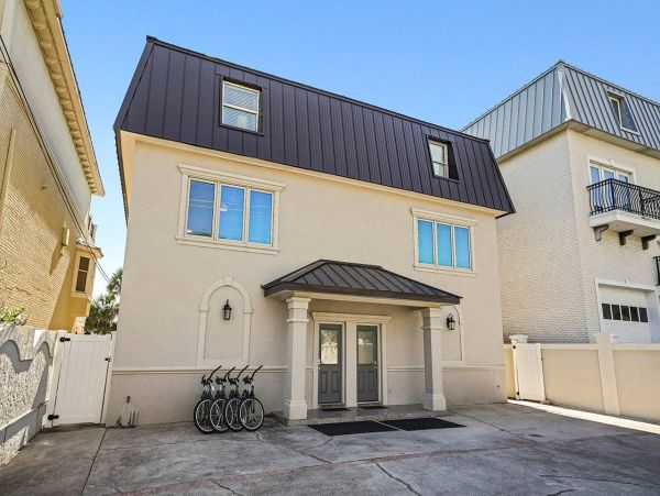 Gulf Front Miramar Beach Vacation Home 9 Bedrooms Sleeps 36