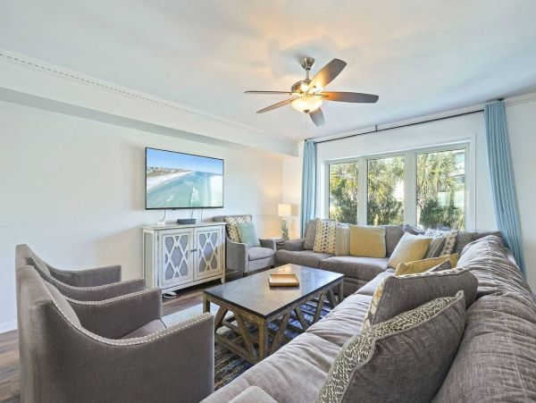 Gulf Front Miramar Beach Vacation Home 9 Bedrooms Sleeps 36