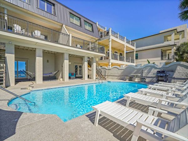 Gulf Front Miramar Beach Vacation Home 9 Bedrooms Sleeps 36