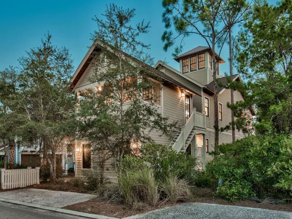Beautiful 6 Bedroom Home Sleeps 14 Guests Community Pool