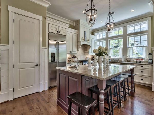 Beautiful 6 Bedroom Home Sleeps 14 Guests Community Pool