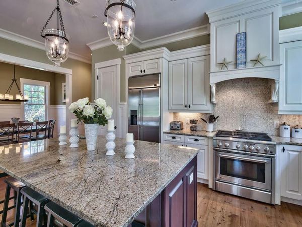 Beautiful 6 Bedroom Home Sleeps 14 Guests Community Pool