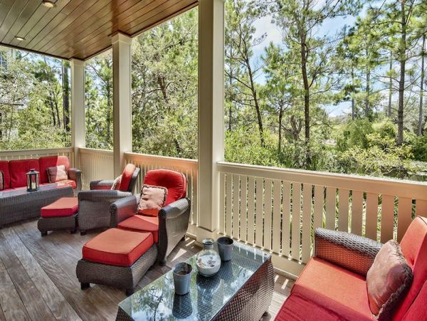 Beautiful 6 Bedroom Home Sleeps 14 Guests Community Pool