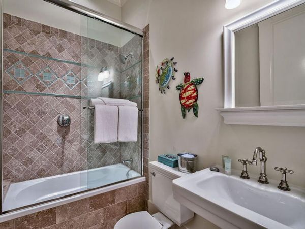 Beautiful 6 Bedroom Home Sleeps 14 Guests Community Pool