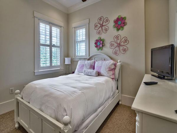 Beautiful 6 Bedroom Home Sleeps 14 Guests Community Pool