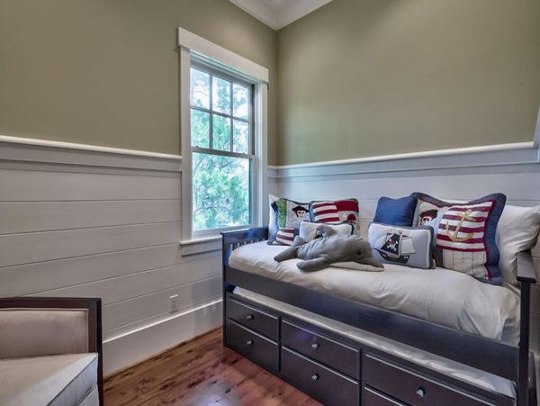 Beautiful 6 Bedroom Home Sleeps 14 Guests Community Pool