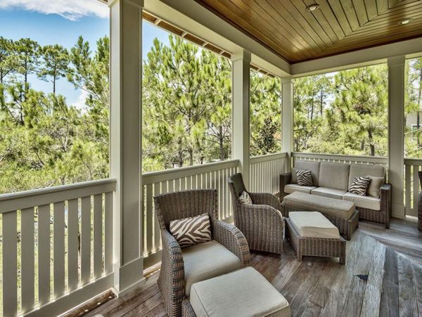 Beautiful 6 Bedroom Home Sleeps 14 Guests Community Pool