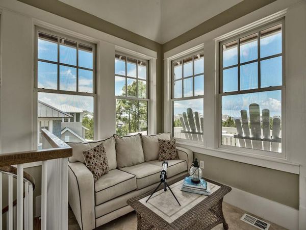 Beautiful 6 Bedroom Home Sleeps 14 Guests Community Pool