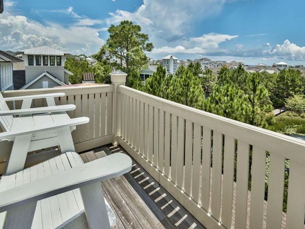 Beautiful 6 Bedroom Home Sleeps 14 Guests Community Pool