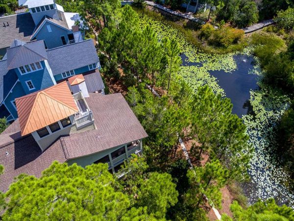 Beautiful 6 Bedroom Home Sleeps 14 Guests Community Pool