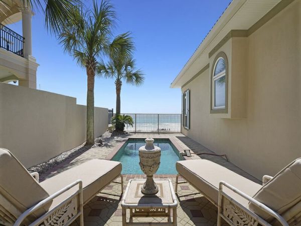 Oceanfront Luxury Vacation Home Sleeps 18 Guests in Destin