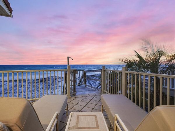 Oceanfront Luxury Vacation Home Sleeps 18 Guests in Destin