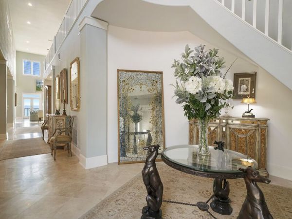 Oceanfront Luxury Vacation Home Sleeps 18 Guests in Destin