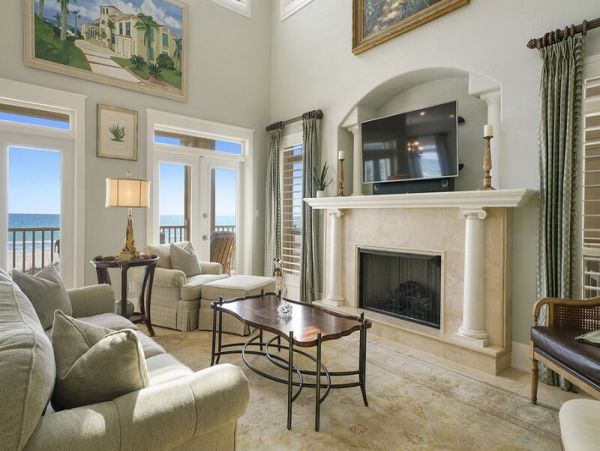 Oceanfront Luxury Vacation Home Sleeps 18 Guests in Destin