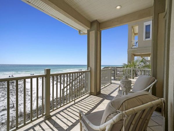 Oceanfront Luxury Vacation Home Sleeps 18 Guests in Destin