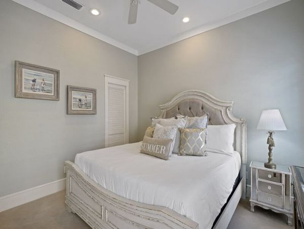 Oceanfront Luxury Vacation Home Sleeps 18 Guests in Destin