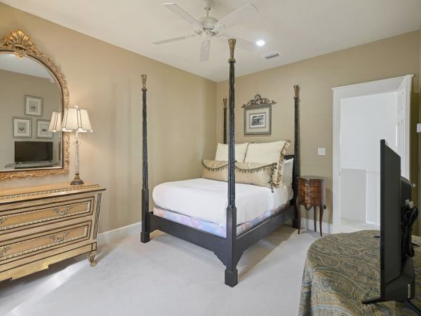 Oceanfront Luxury Vacation Home Sleeps 18 Guests in Destin