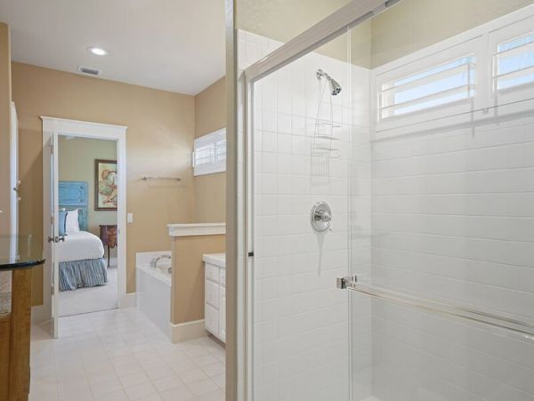 Oceanfront Luxury Vacation Home Sleeps 18 Guests in Destin
