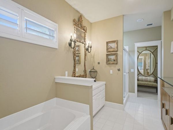 Oceanfront Luxury Vacation Home Sleeps 18 Guests in Destin
