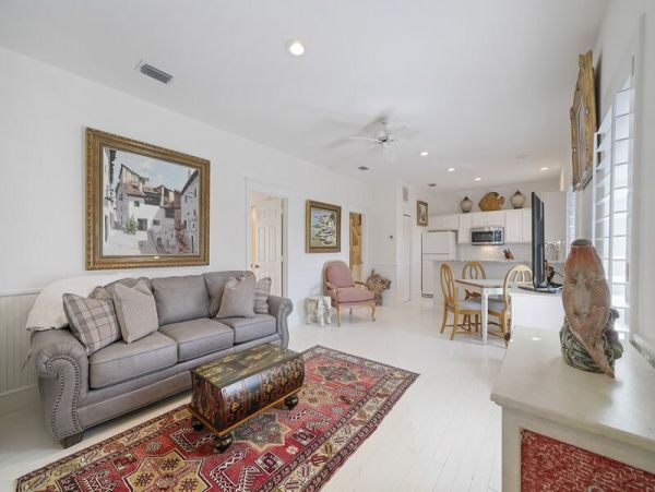 Oceanfront Luxury Vacation Home Sleeps 18 Guests in Destin