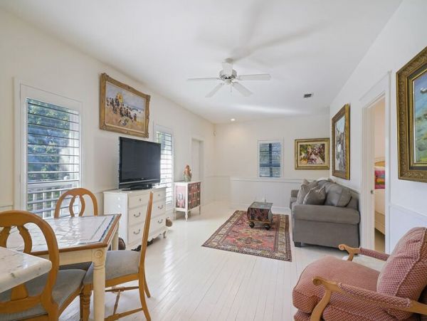 Oceanfront Luxury Vacation Home Sleeps 18 Guests in Destin