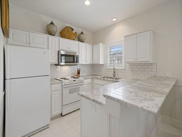 Oceanfront Luxury Vacation Home Sleeps 18 Guests in Destin