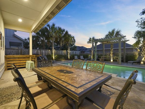 Miramar Beach Fabulous Seven Bedroom Vacation Home
