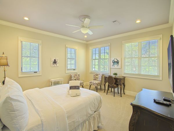 Short Walk to Beach Miramar Vacation Home Private Pool