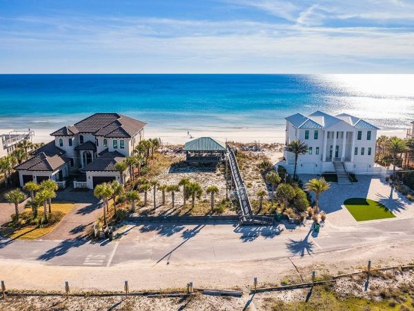 Spacious and Luxurious Family Home with Private Pool & Spa