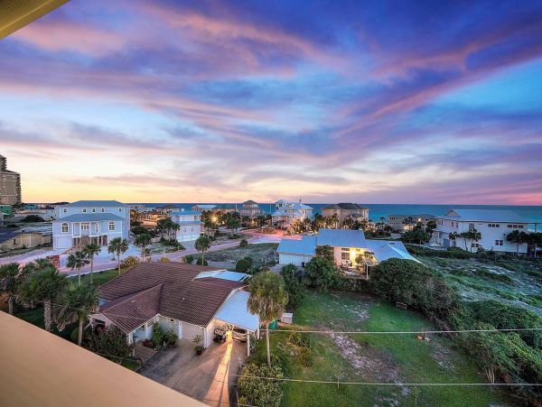 Spacious and Luxurious Family Home with Private Pool & Spa