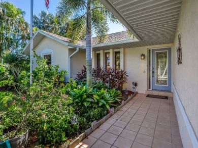 Canal Front 3 Bedroom Home Pool & Dock in Cape Coral