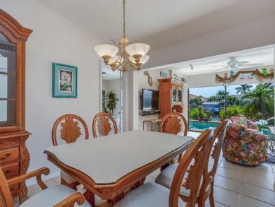Canal Front 3 Bedroom Home Pool & Dock in Cape Coral