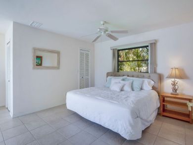 Canal Front 3 Bedroom Home Pool & Dock in Cape Coral