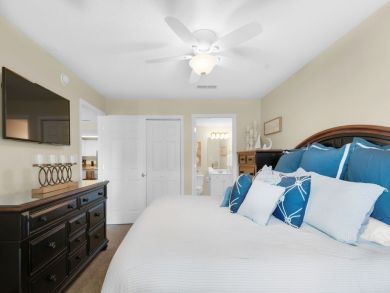 Prime Location 2 Bedroom Condo Sleeps 6 Short Walk to Beach