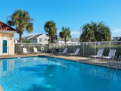 Prime Location 2 Bedroom Condo Sleeps 6 Short Walk to Beach