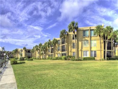 Longboat Key  2 Bedrooms Condo Bay Views Sleeps 4 Guests