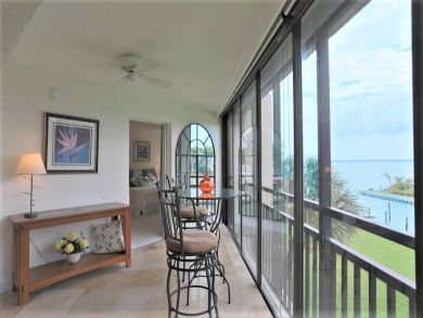 Longboat Key  2 Bedrooms Condo Bay Views Sleeps 4 Guests