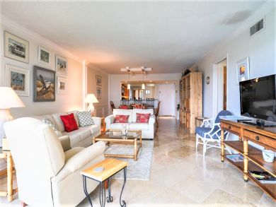Longboat Key  2 Bedrooms Condo Bay Views Sleeps 4 Guests
