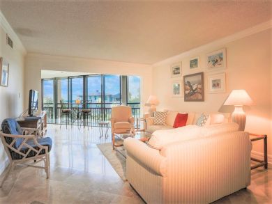 Longboat Key  2 Bedrooms Condo Bay Views Sleeps 4 Guests