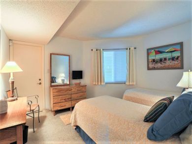 Longboat Key  2 Bedrooms Condo Bay Views Sleeps 4 Guests