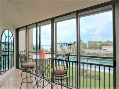 Longboat Key  2 Bedrooms Condo Bay Views Sleeps 4 Guests