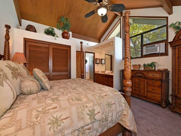 Kahana Luxury Three Bedroom Ocean Views Steps to Beach