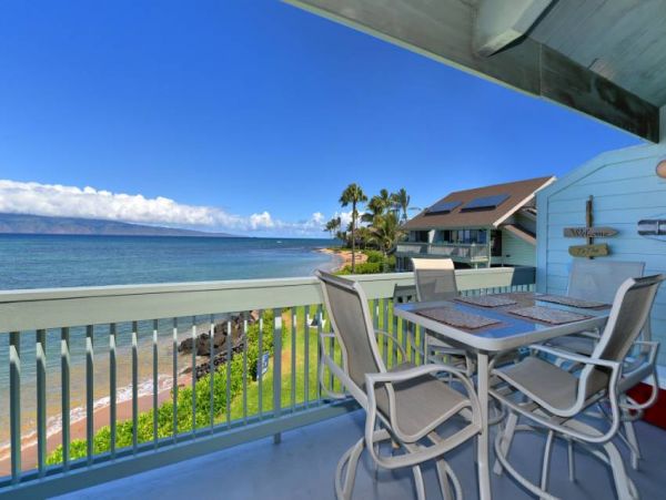 Kahana Luxury Three Bedroom Ocean Views Steps to Beach