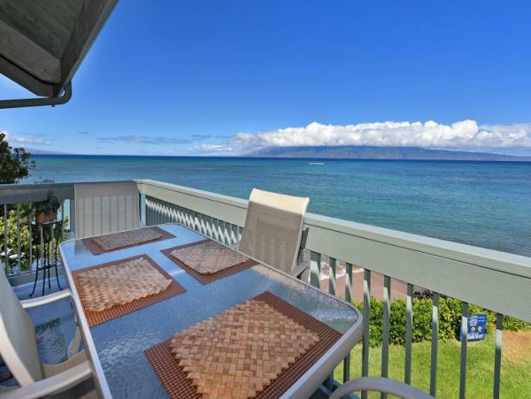 Kahana Luxury Three Bedroom Ocean Views Steps to Beach