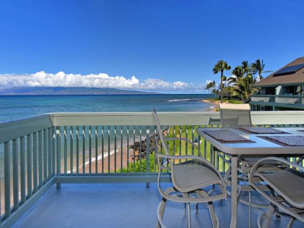 Kahana Luxury Three Bedroom Ocean Views Steps to Beach