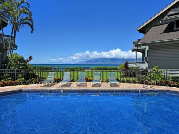 Kahana Luxury Three Bedroom Ocean Views Steps to Beach