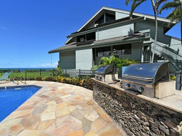 Kahana Luxury Three Bedroom Ocean Views Steps to Beach